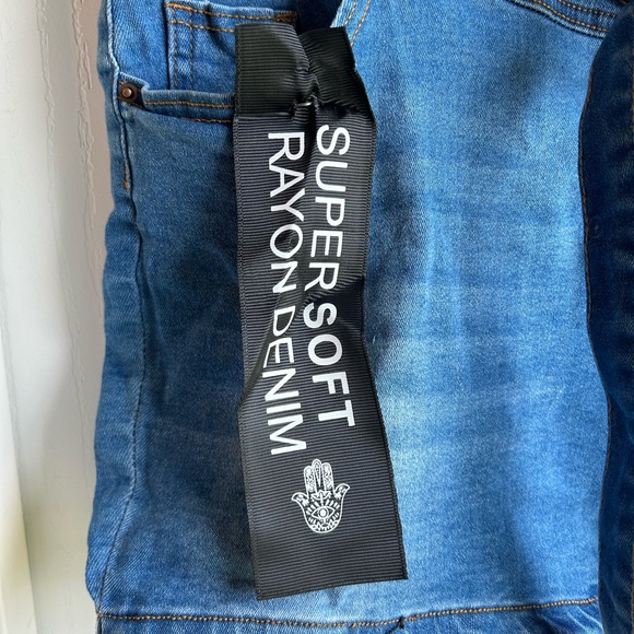 Bamboo brand blue jean shorts - Picture 2 of 4